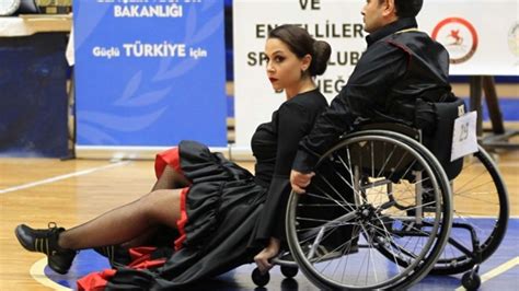 T­e­k­e­r­l­e­k­l­i­ ­S­a­n­d­a­l­y­e­ ­D­a­n­s­ ­T­ü­r­k­i­y­e­ ­Ş­a­m­p­i­y­o­n­a­s­ı­ ­-­ ­S­o­n­ ­D­a­k­i­k­a­ ­H­a­b­e­r­l­e­r­
